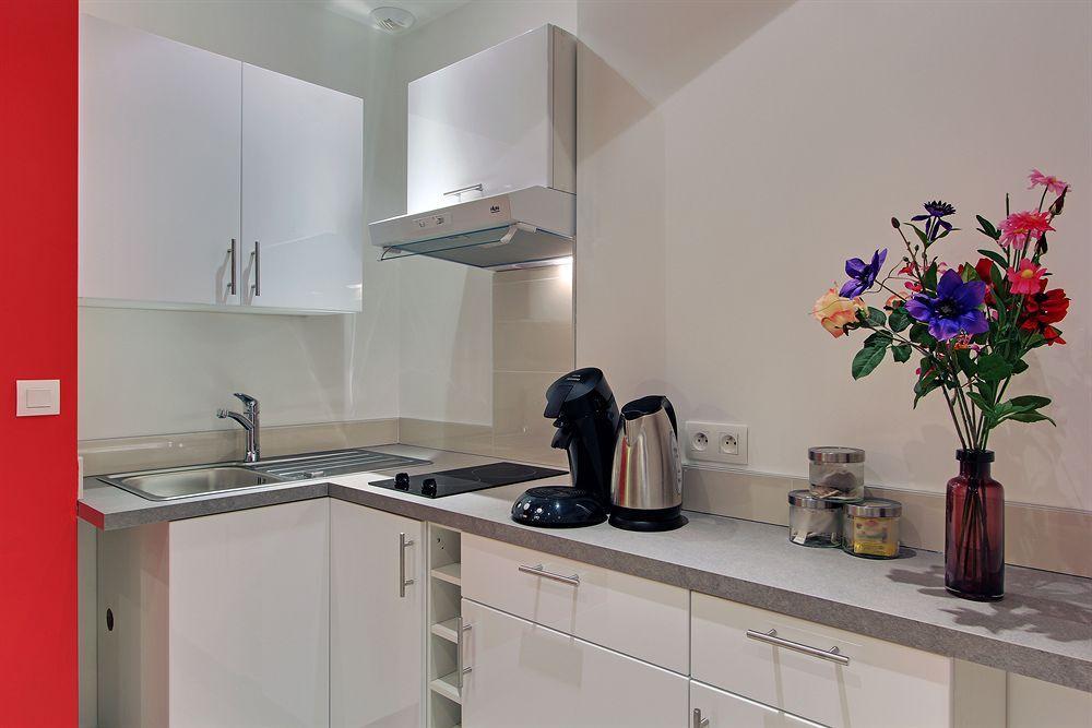 Short Stay Group Museum View Serviced Apartments Париж Екстериор снимка