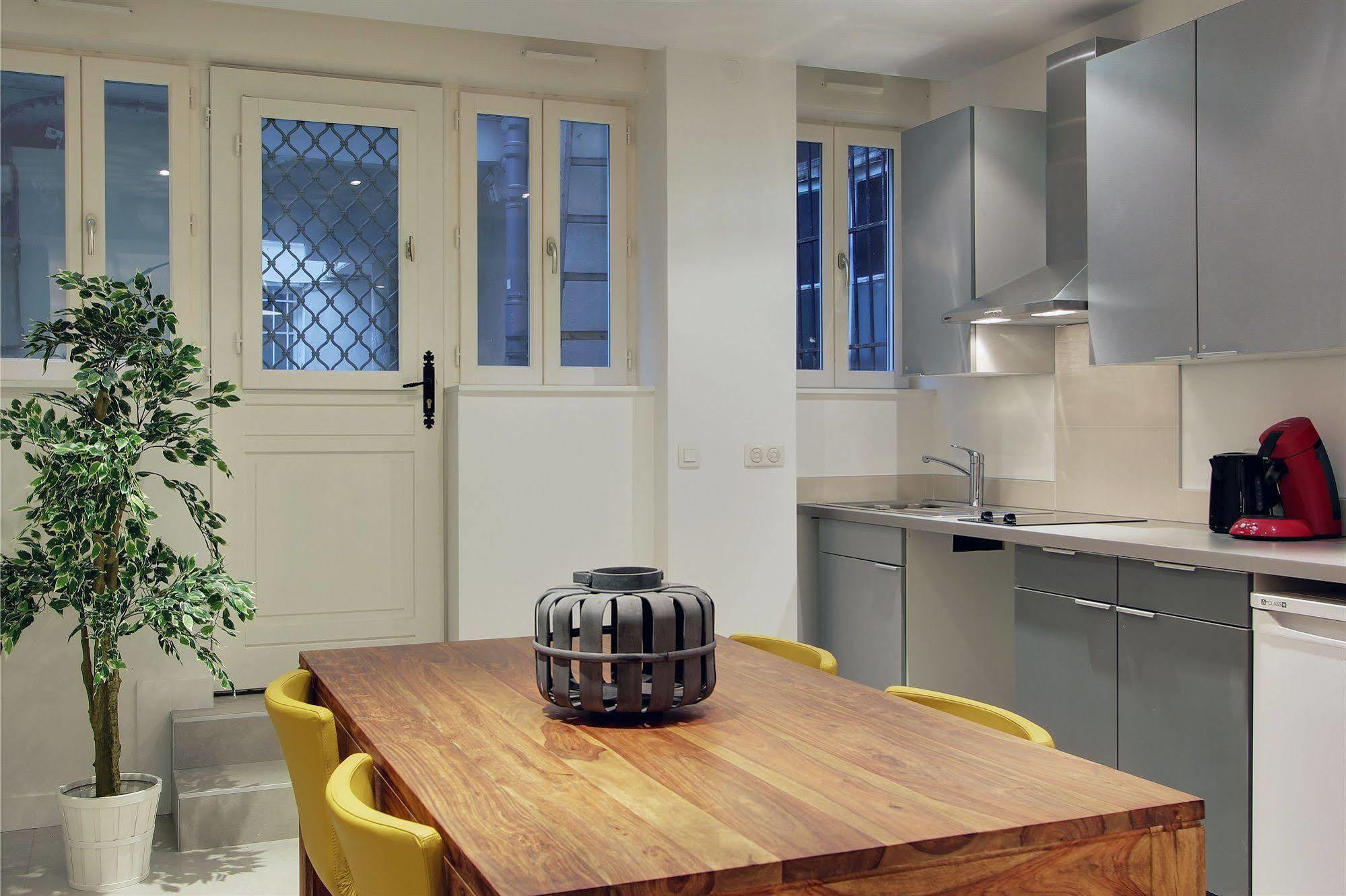 Short Stay Group Museum View Serviced Apartments Париж Екстериор снимка