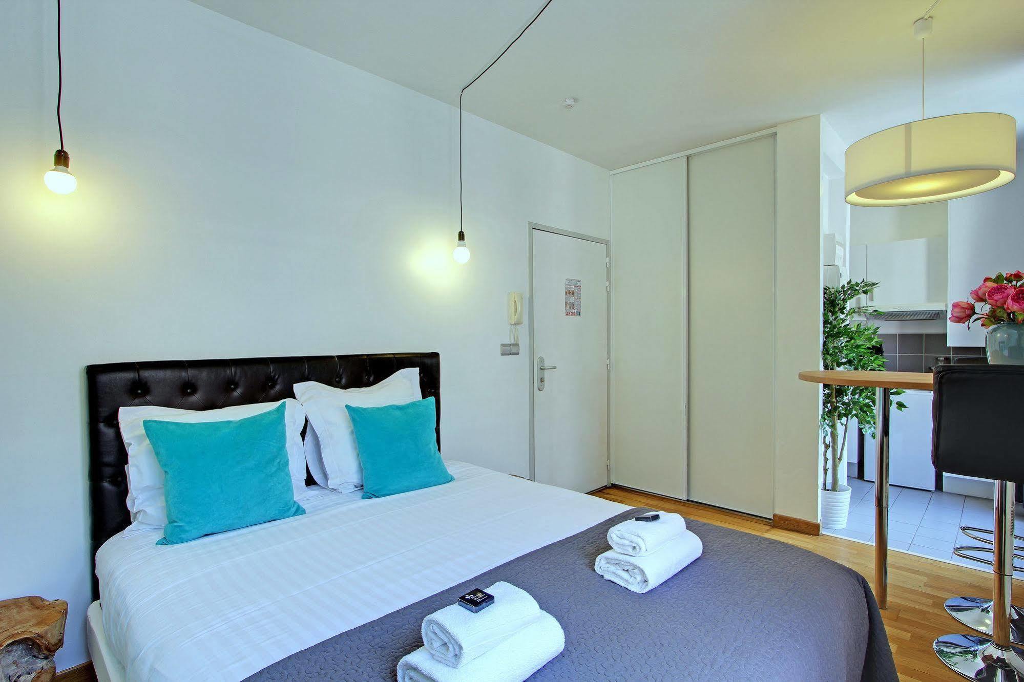 Short Stay Group Museum View Serviced Apartments Париж Екстериор снимка